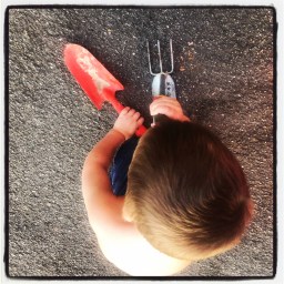 à genoux tous les deux